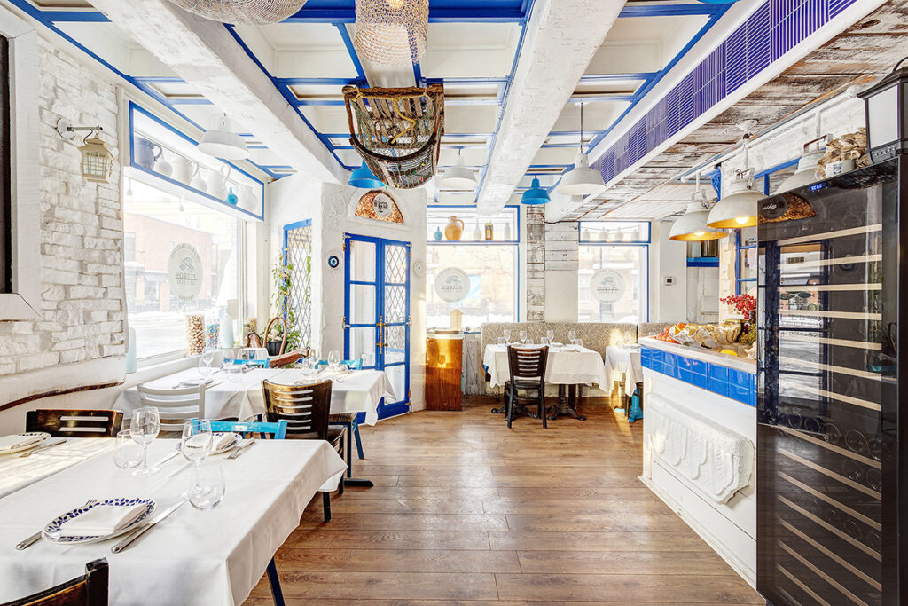 Cusine Grecque- Greek Restaurant - Restaurant grec dans la Petite Italie -Little Italy- Montreal